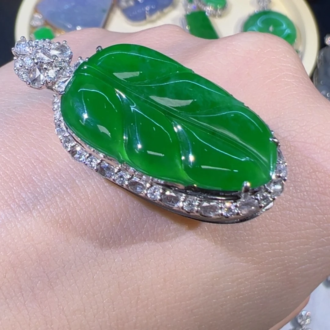 【闪购商品】翡翠颈饰18K金镶嵌缅甸翡翠叶子