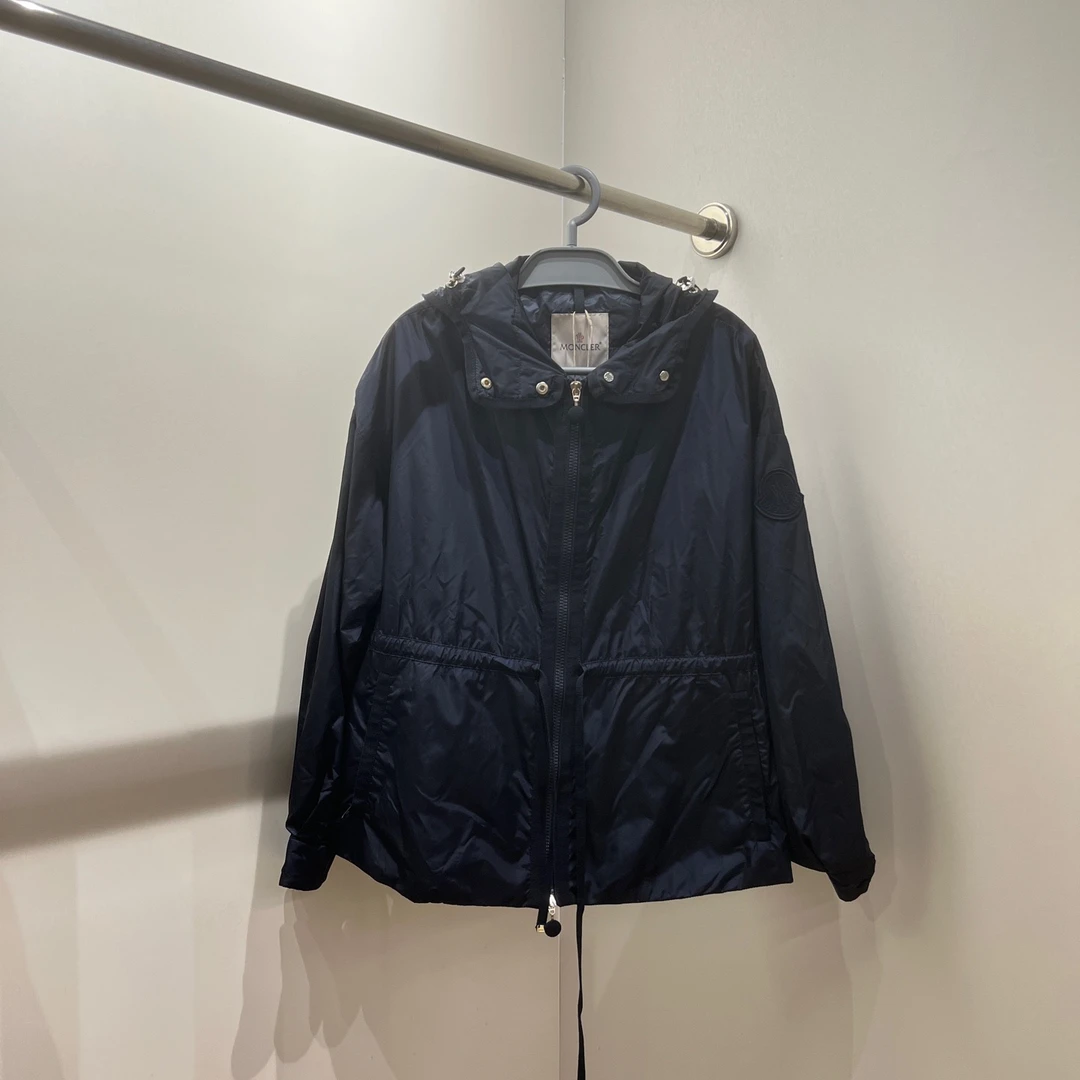 99新 MONCLER vem24 袖标logo尼龙纯色夹克外套 2码 锦纶
