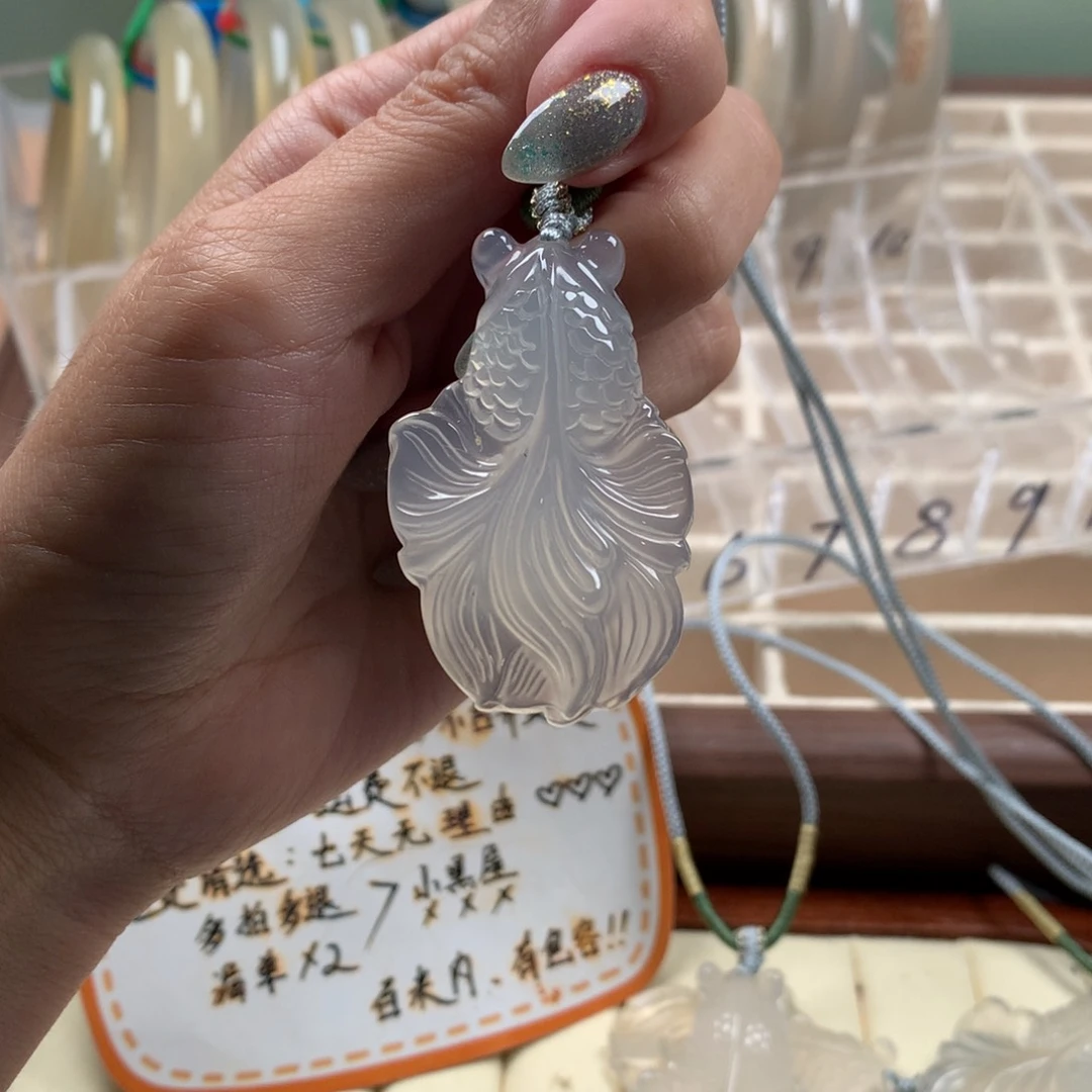 玛瑙/玉髓手镯未镶嵌小鱼