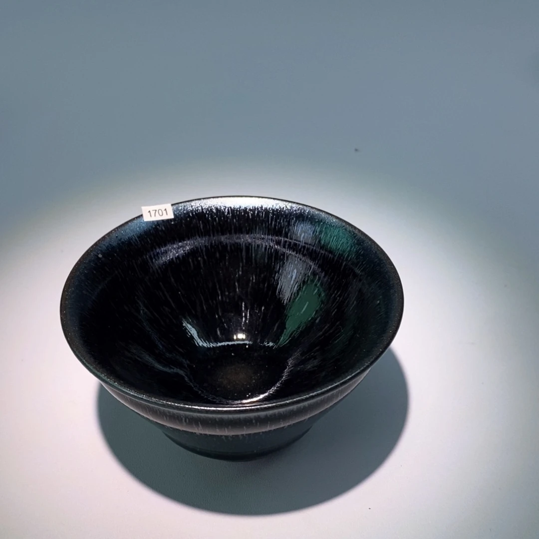 茶盏天***?1701……
