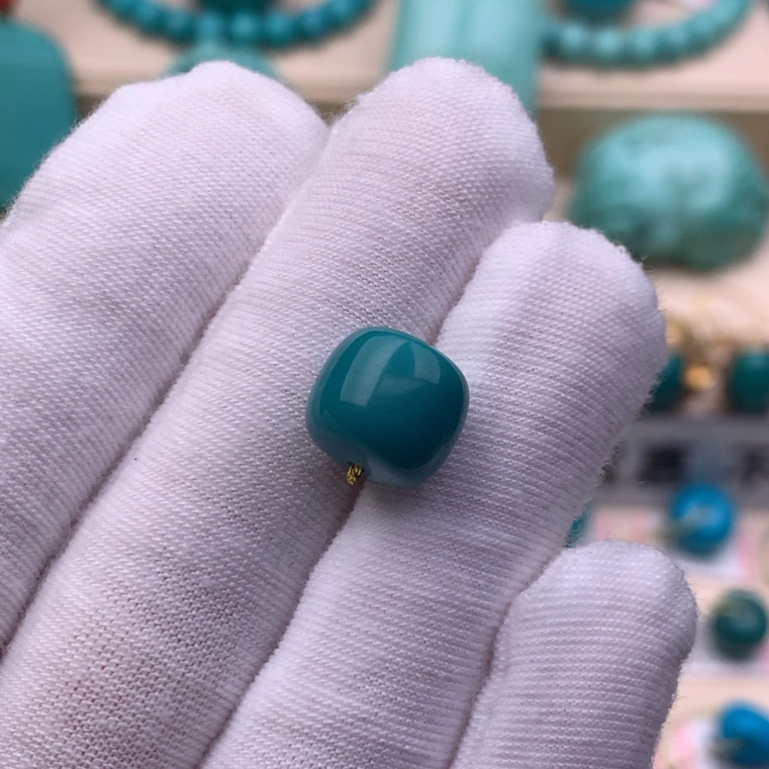 绿松石未镶嵌珠宝奇石10.6×9.6