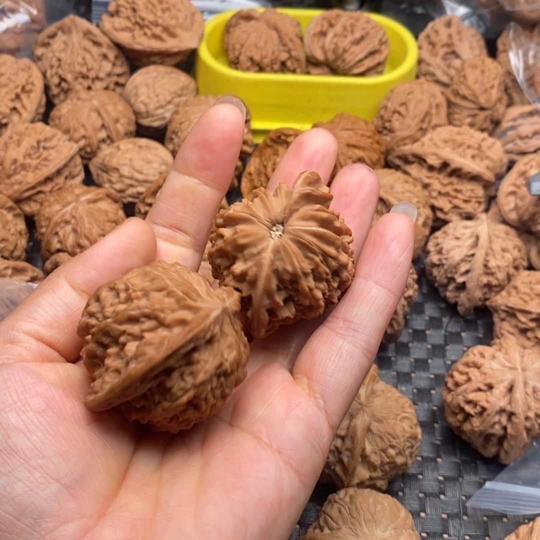 吊坠桃核国**茂文玩核桃