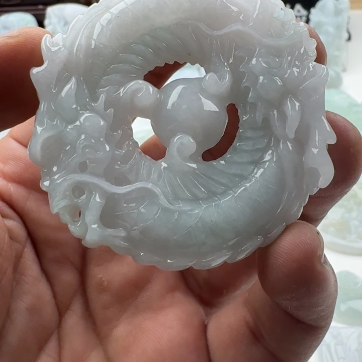翡翠未镶嵌颈饰天然缅甸A货翡翠