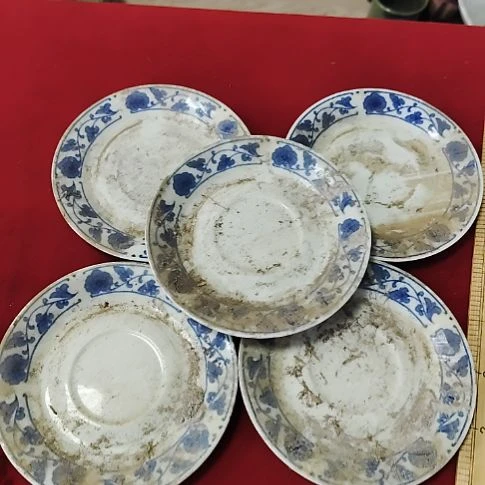 瓷片各种摆件，瓷片，沙锅，都有微瑕疵！