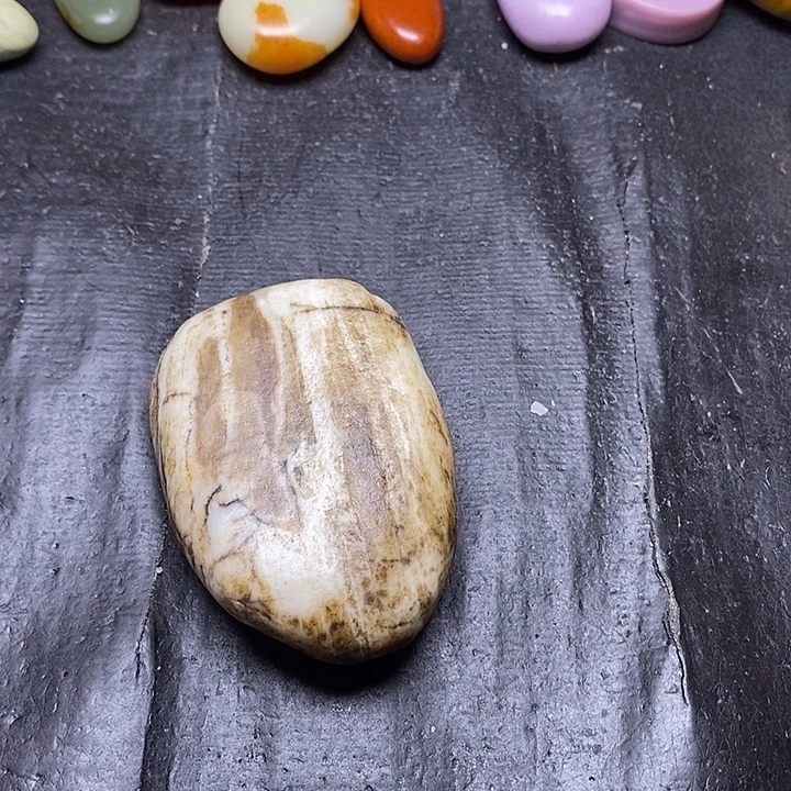 和田玉未镶嵌耳饰