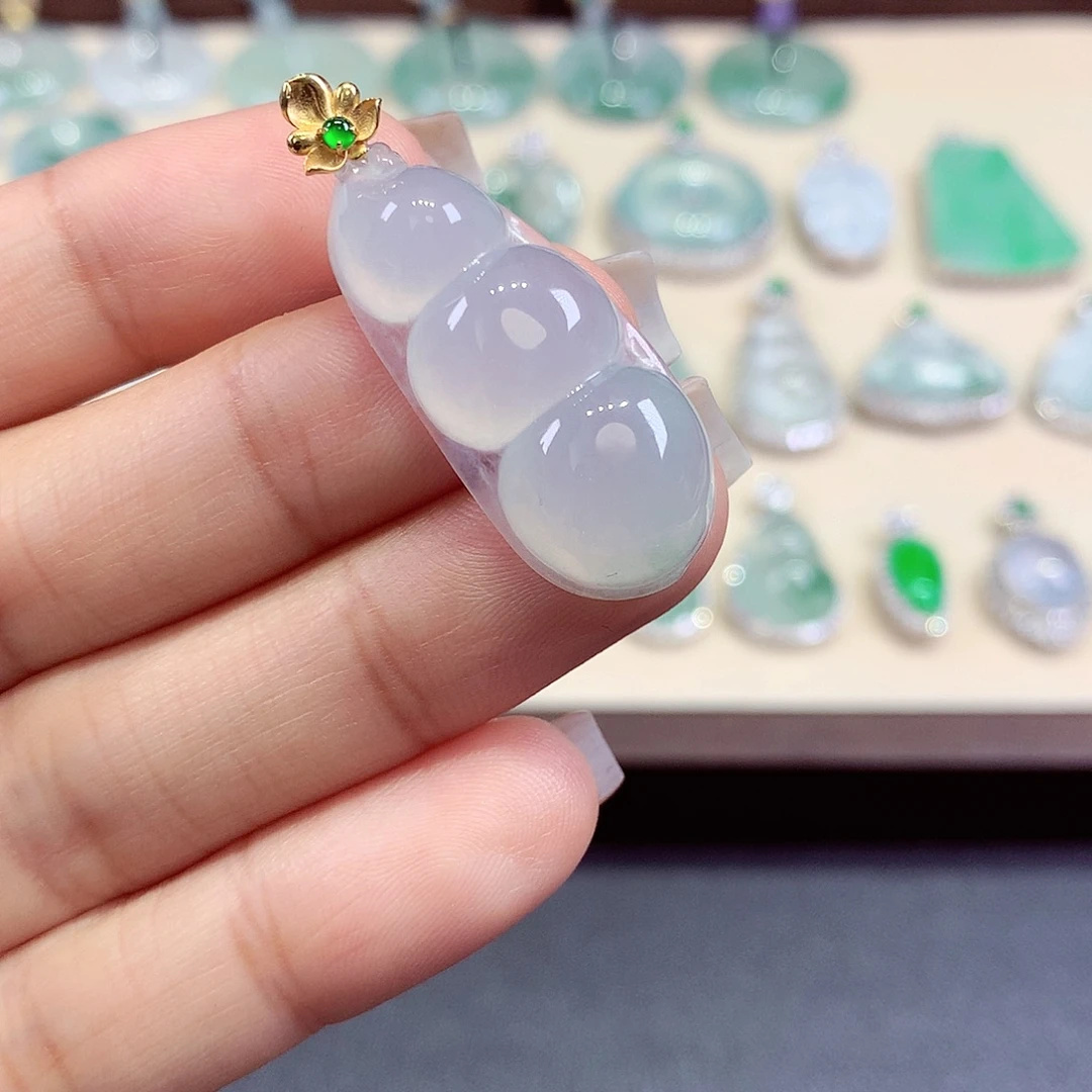 翡翠18K金镶嵌颈饰翡翠