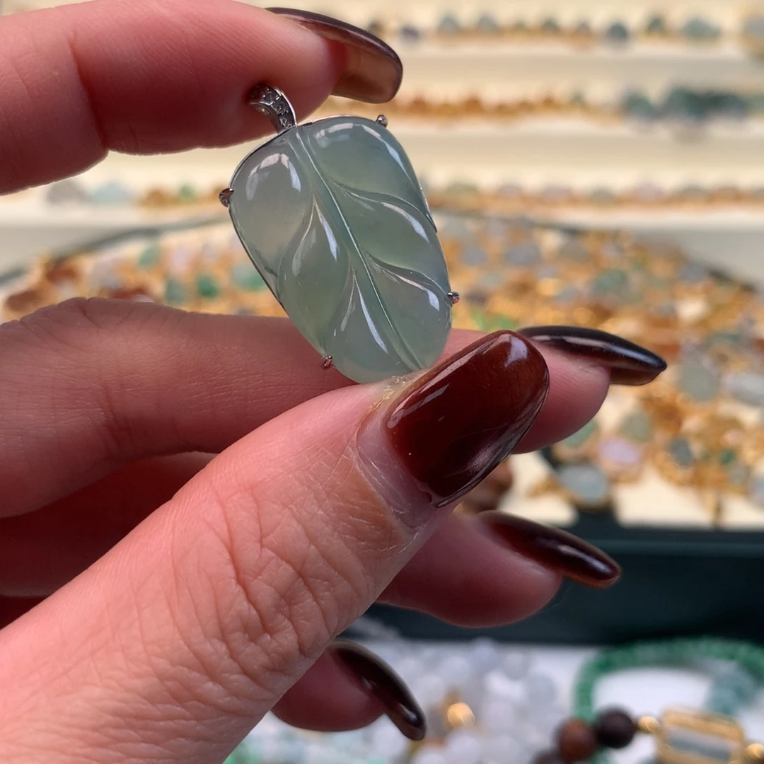 翡翠银S925镶嵌颈饰叶子