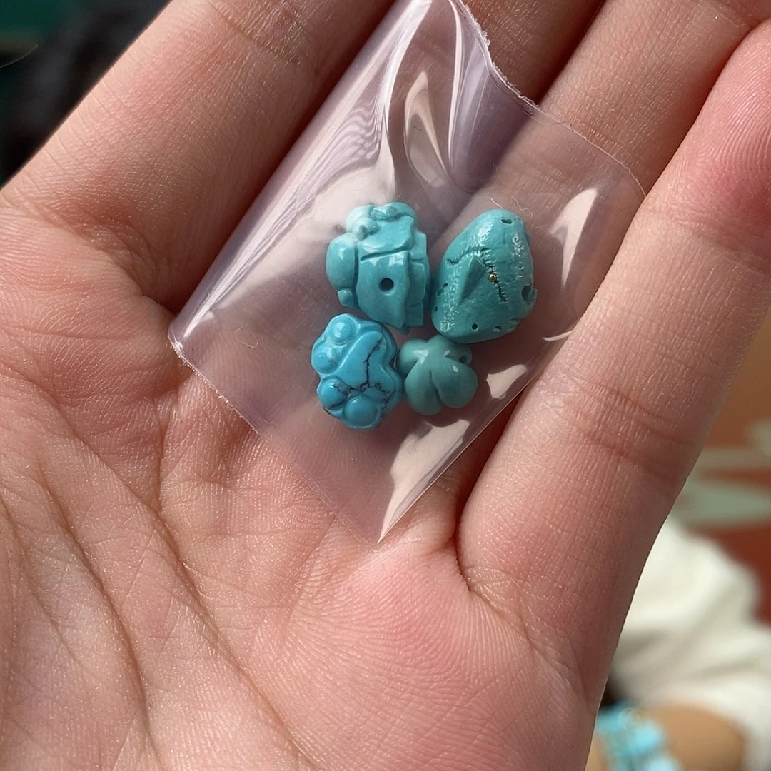 绿松石未镶嵌珠宝奇石