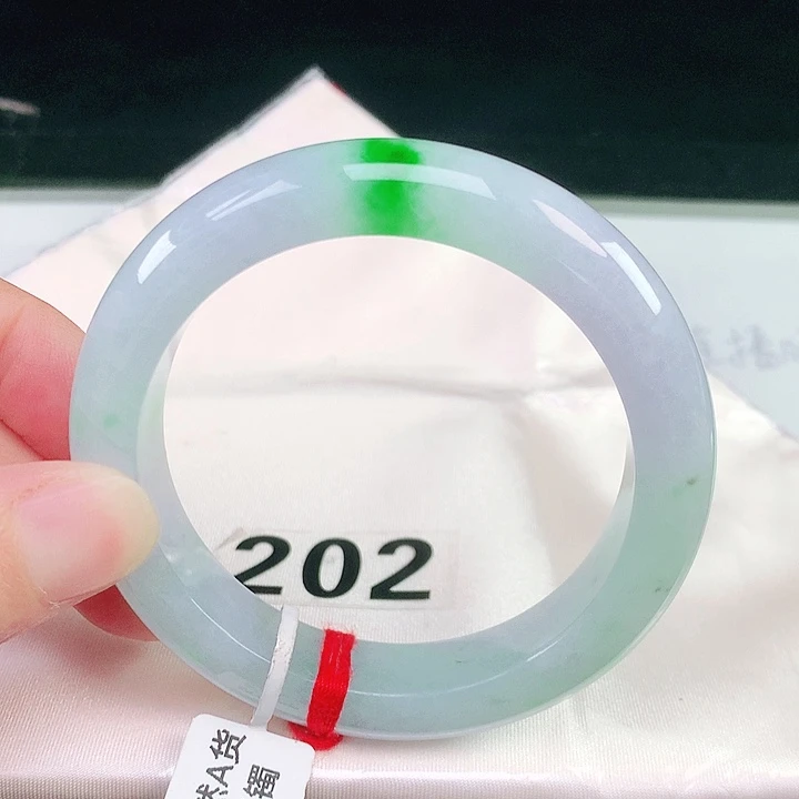 翡翠未镶嵌手镯202