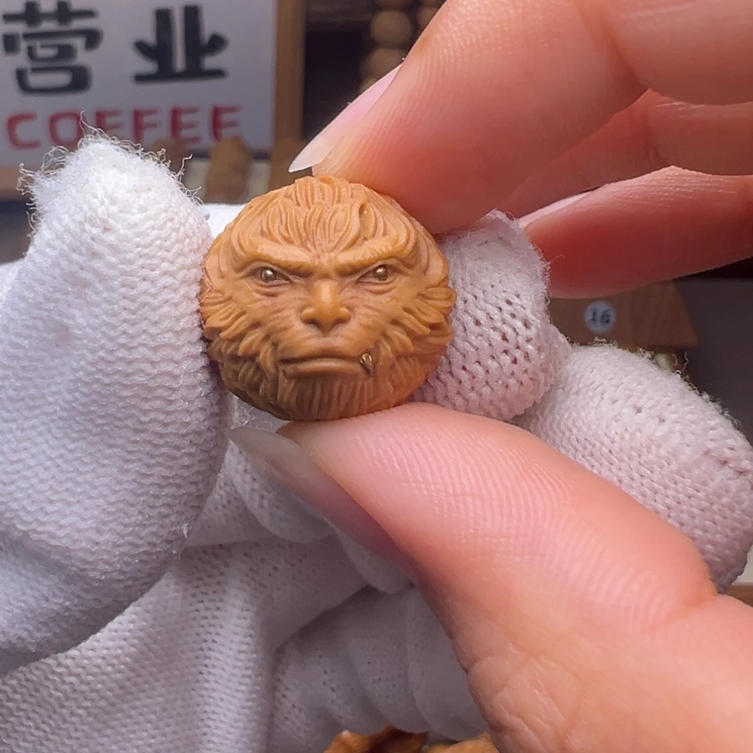 文玩核桃把件镶嵌款獠牙大圣18左右尺寸全品有正常封口线
