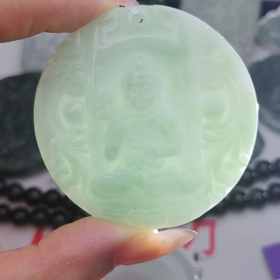 翡翠颈饰未镶嵌天然的A货翡翠