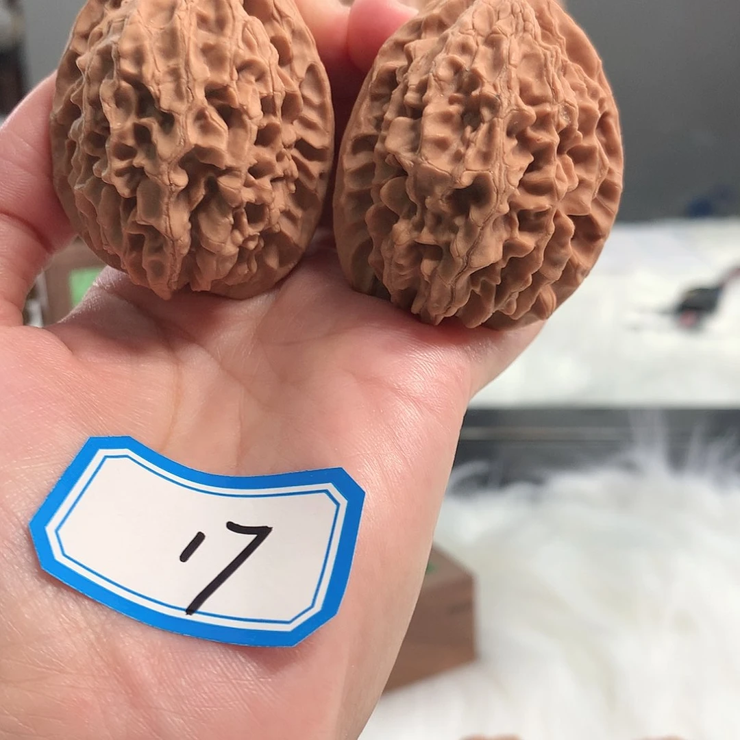 【闪购商品】文玩核桃吊坠招财鼠 40尺
