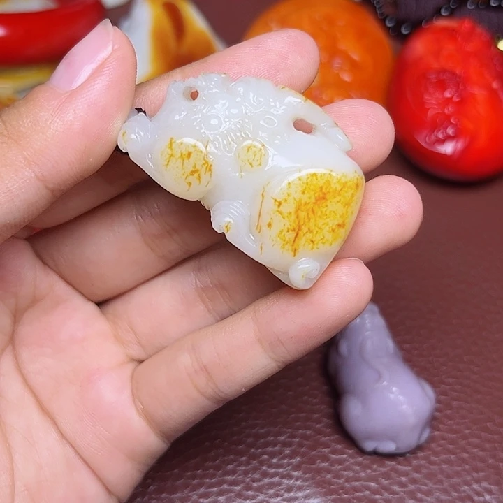 和田玉未镶嵌颈饰小****e