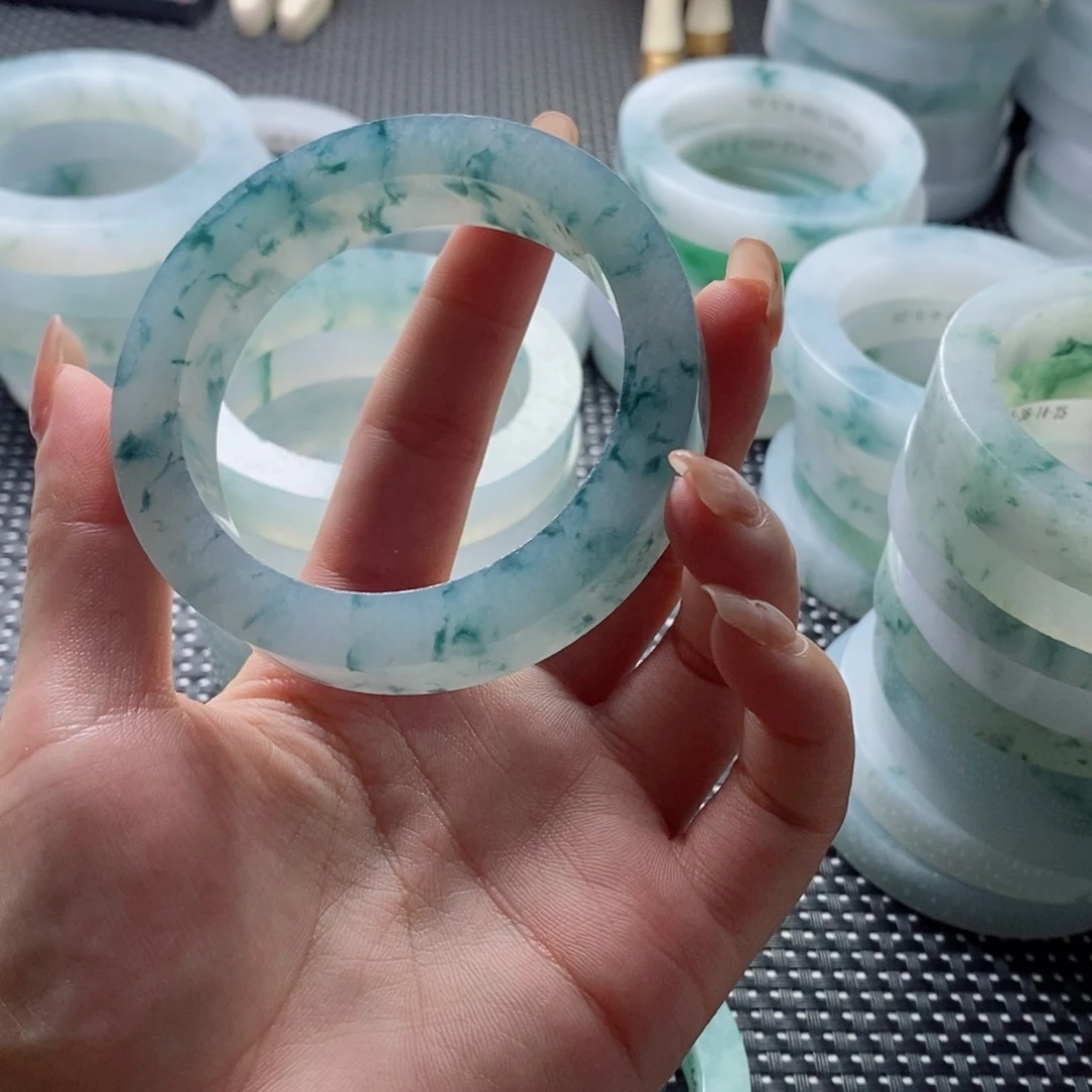 老***毕定制翡翠AA未镶嵌