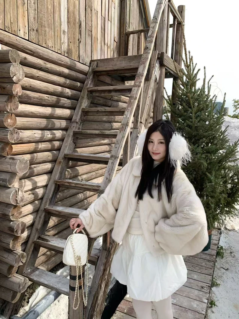 白鹿鹿家【甜甜】短款可爱乖乖可休闲可甜美百搭小母貂外套