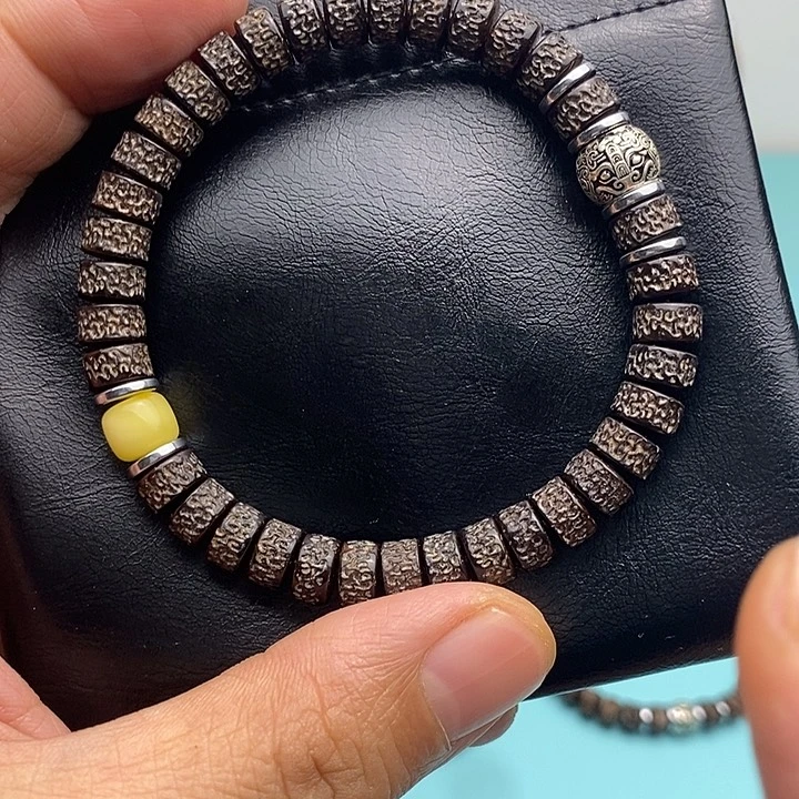 椰蒂手串8耶噶搭配貔貅腊原生态