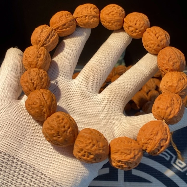 文玩核桃手串……30
