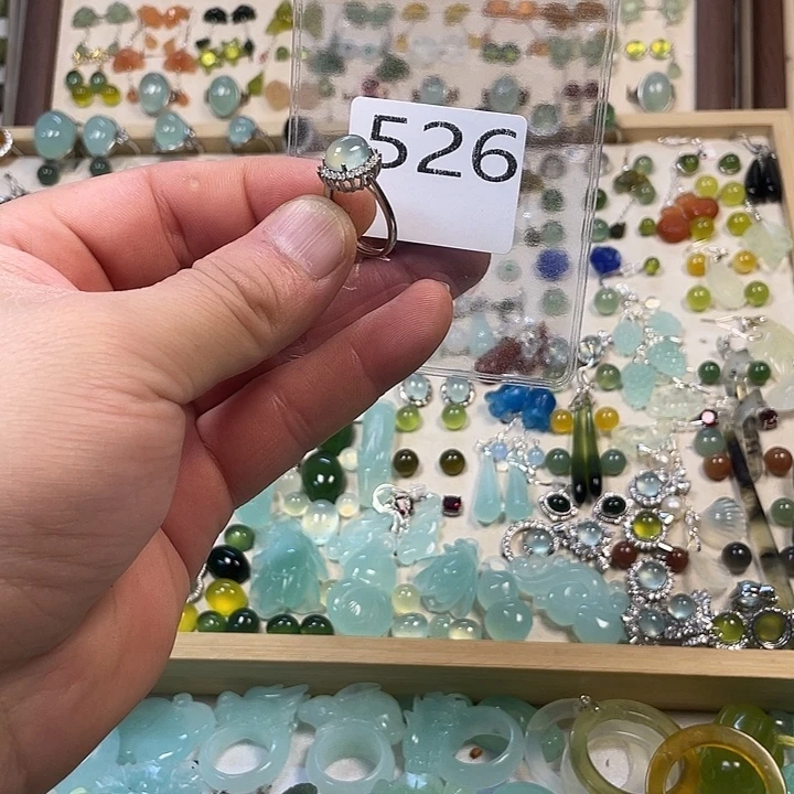 蛇纹石玉合金耳钉