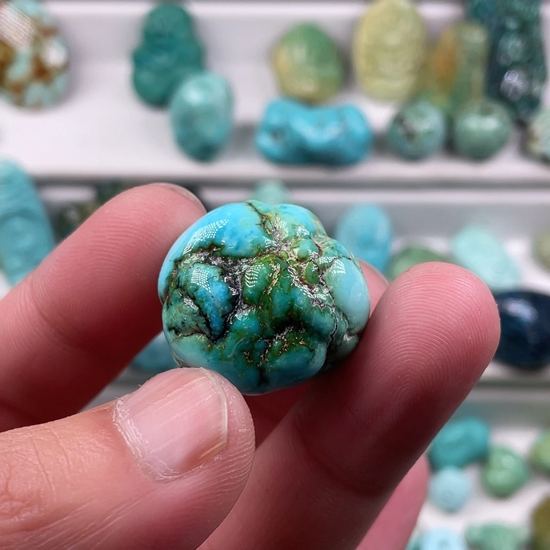 绿松石未镶嵌颈饰