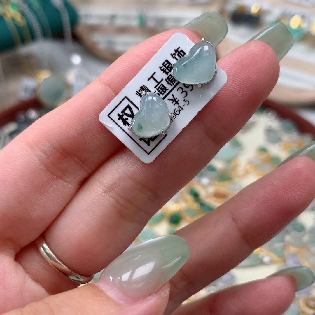 颈饰银S925镶嵌翡翠耳钉