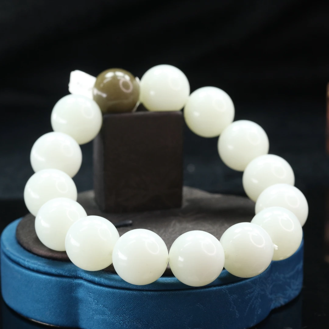 16和田玉羊脂白手串/300121保利厦门拍卖