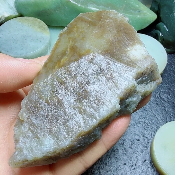 和田玉（糖玉）未镶嵌珠宝奇石