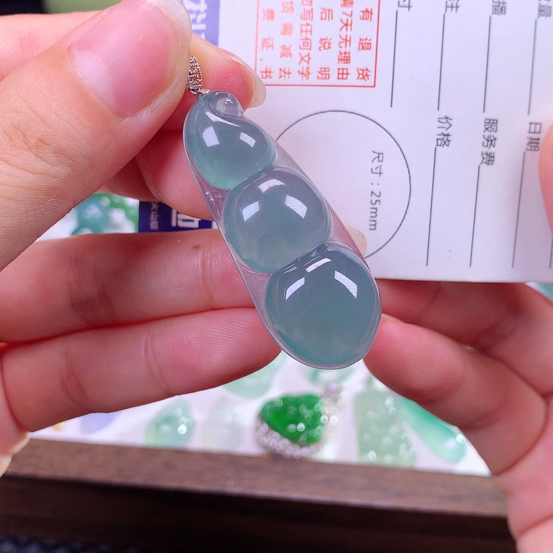 颈饰18K金镶嵌翡翠翡翠