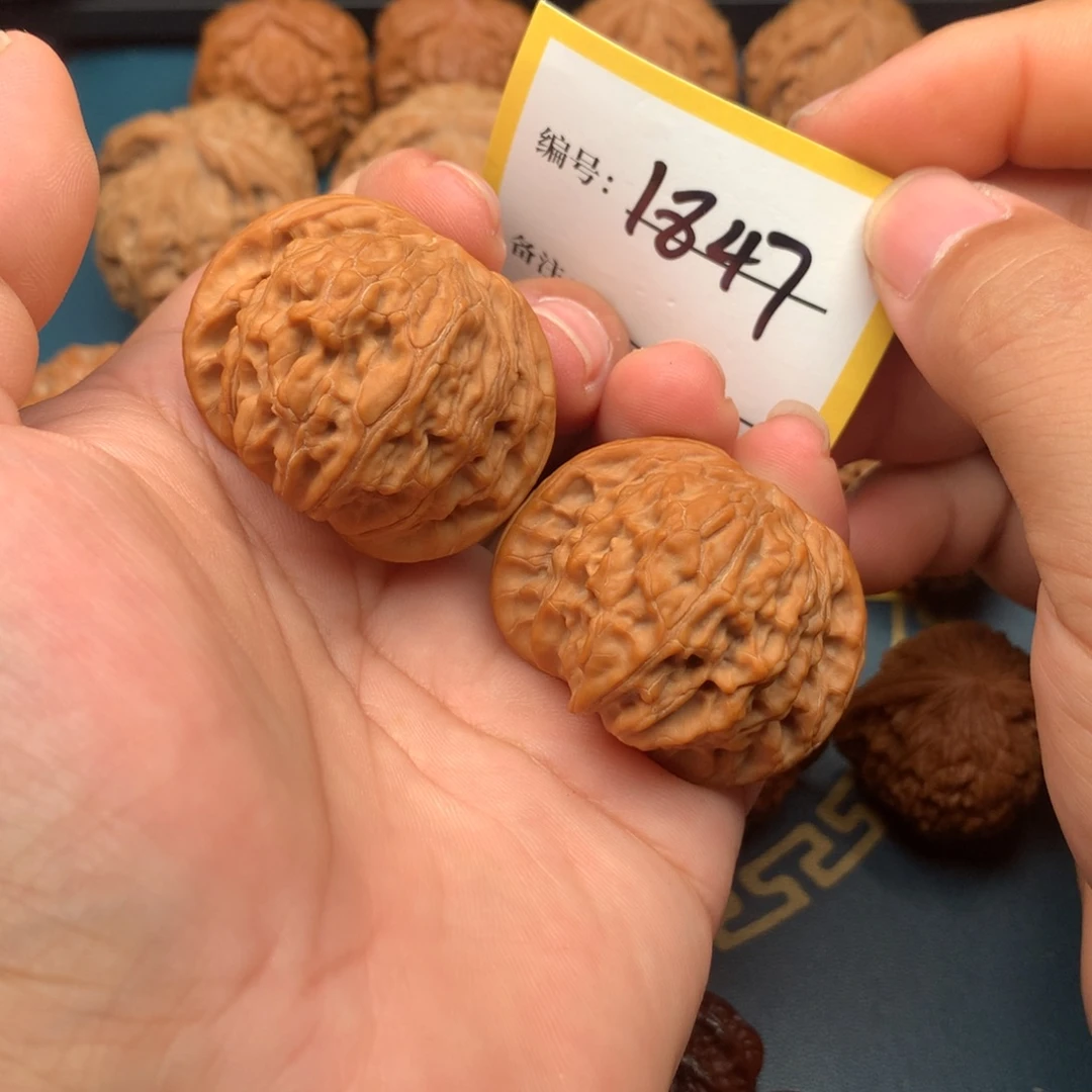 阿***，文玩核桃把件磨盘1847