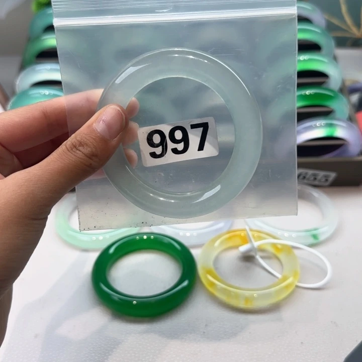 玉把***平时尚飘花手镯997