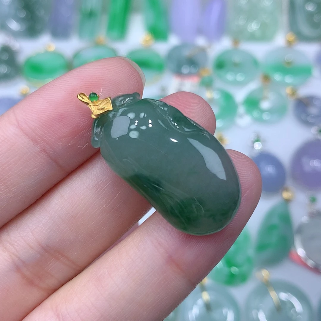 翡翠颈饰18K金镶嵌瓜