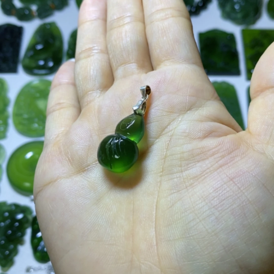 【闪购商品】未镶嵌蛇纹石玉颈饰