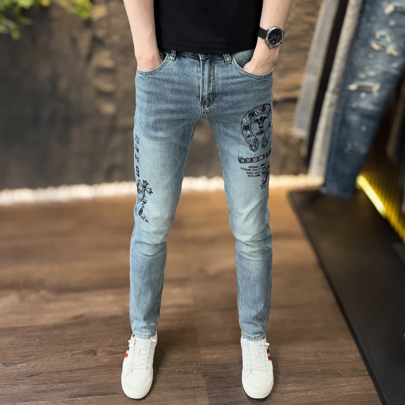 春夏季薄款欧货男士牛仔裤潮流印花烫钻浅蓝修身弹力小脚时尚长裤