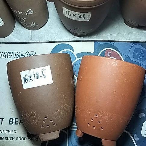 红泥紫泥三角两个花盆