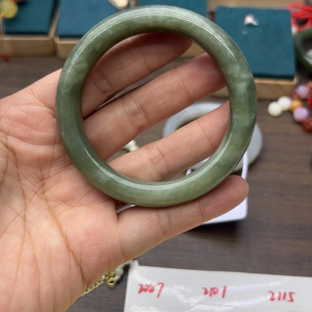 和田玉未镶嵌手镯56.4圈围2046