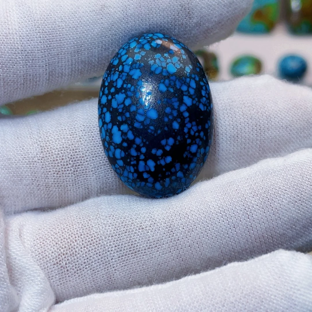 用***9绿松石未镶嵌饰品