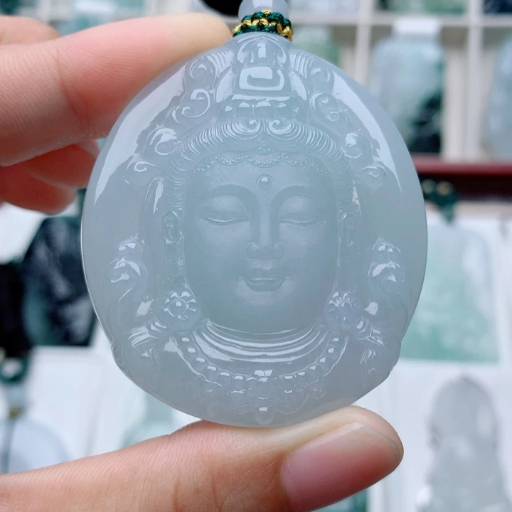 翡翠未镶嵌颈饰观音头