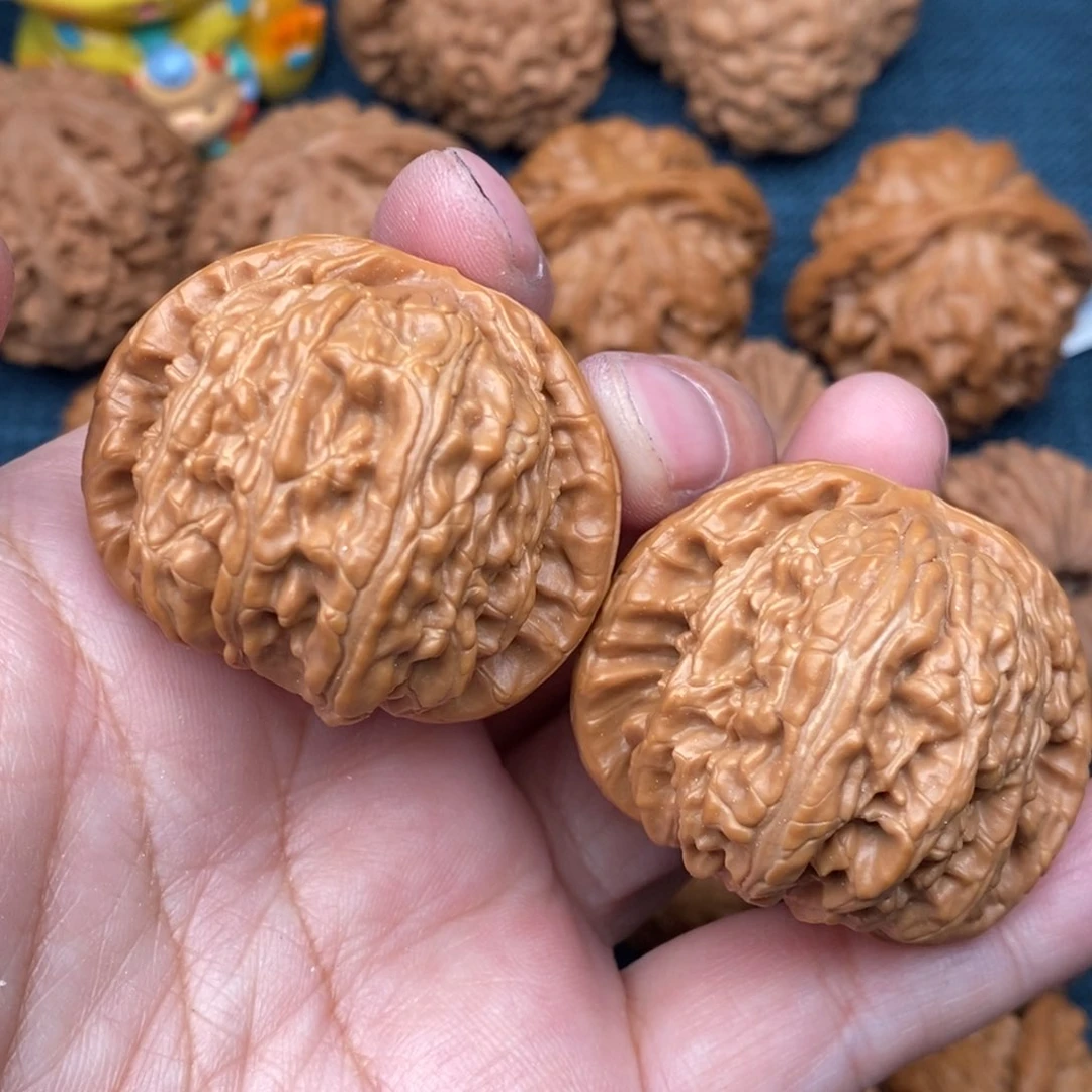 文玩核桃把件?**?40.5白狮子