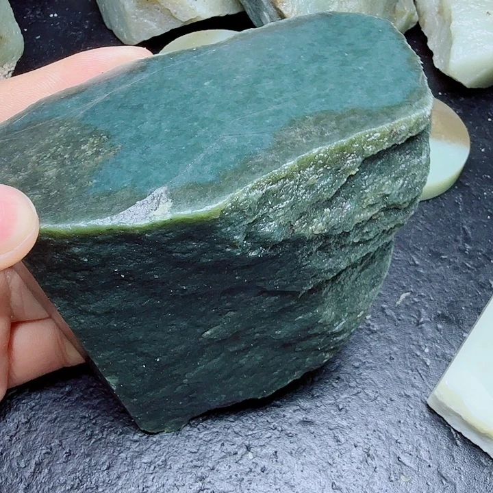 未镶嵌和田玉（糖玉）珠宝奇石