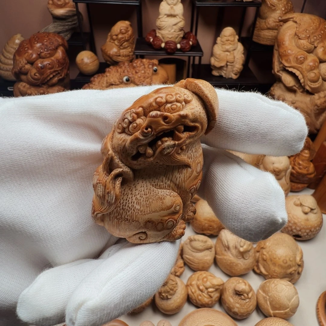 平***野竹竹根雕红皮狮手玩