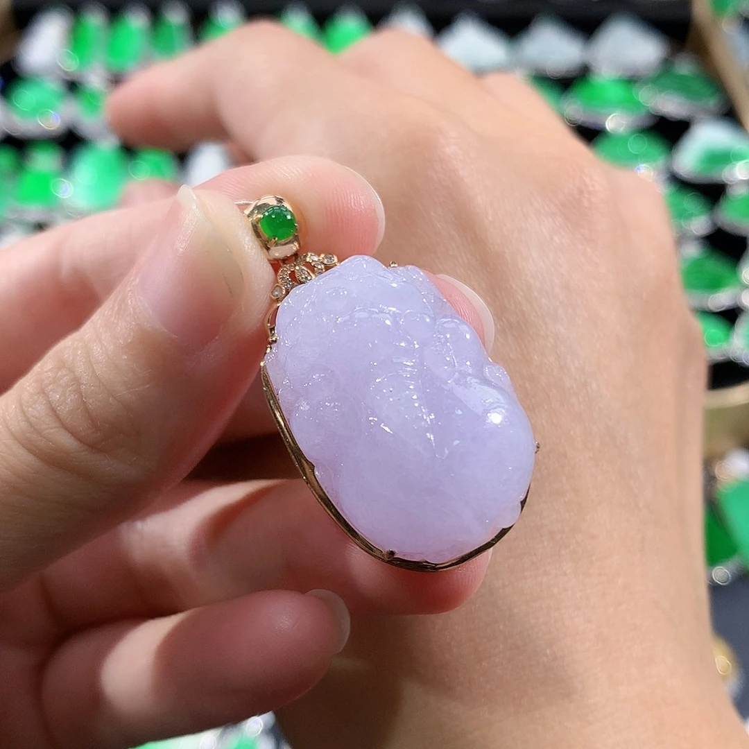 翡翠18K金镶嵌颈饰