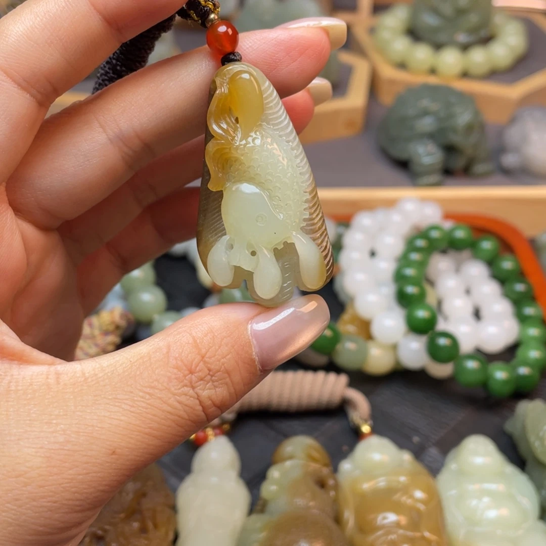 颈饰未镶嵌和田玉