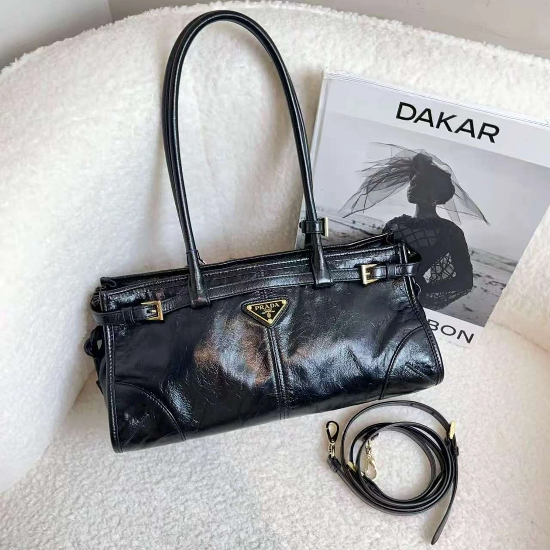 99新 Prada/普拉达 soft黑色油蜡皮/75332436/12期免息/代卖服务