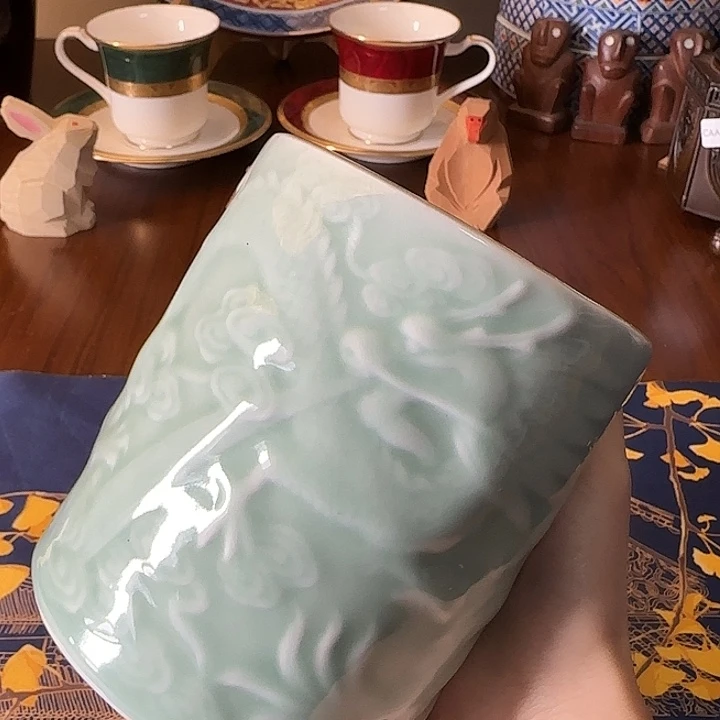 瓷9227青瓷龙纹浮雕
