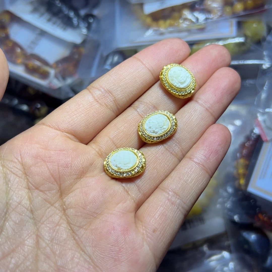 未镶嵌琥珀珠宝奇石138