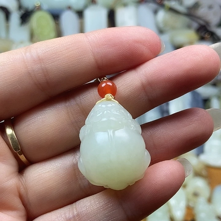 枫***红和田玉未镶嵌颈饰