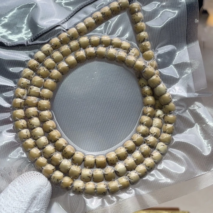 手串星月菩提河豚鸡油黄108