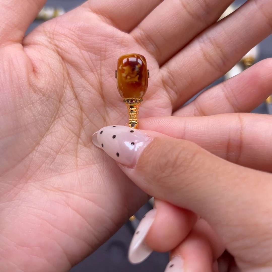 琥珀未镶嵌裸石9.3mm