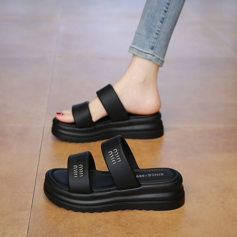 厚底中跟一字拖鞋女外穿2025夏季新款小码软底孕妇懒人沙滩凉拖女