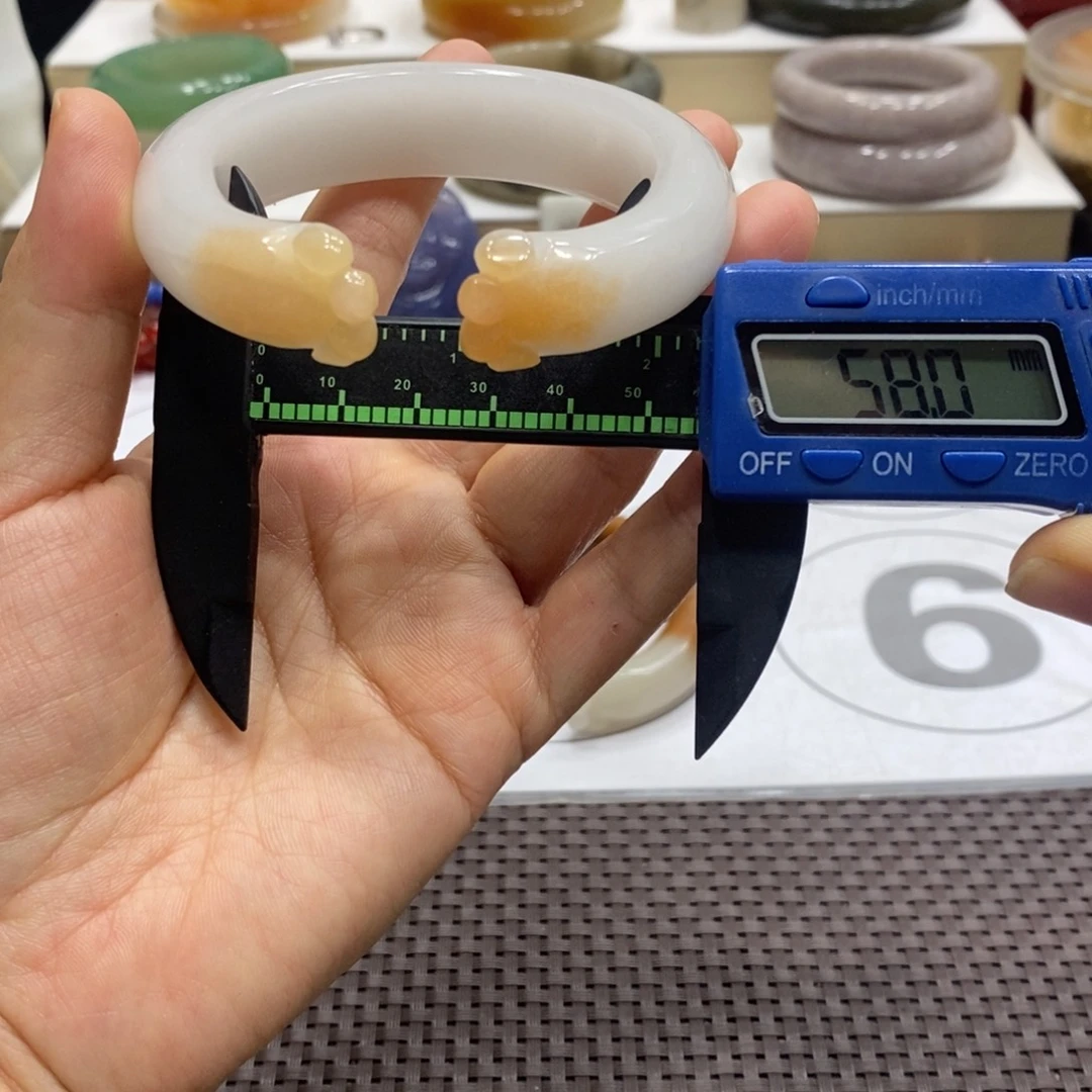 石英质玉未镶嵌手镯