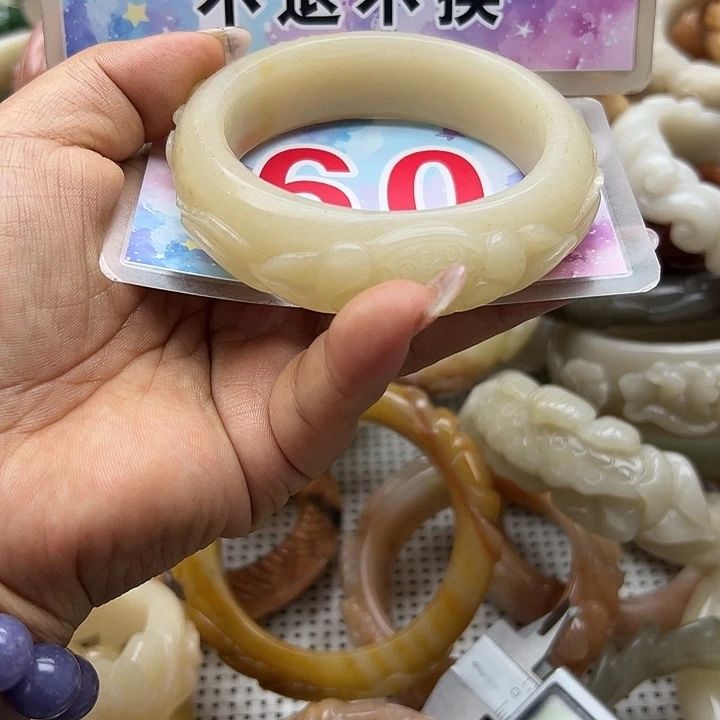 未镶嵌手镯石英岩玉